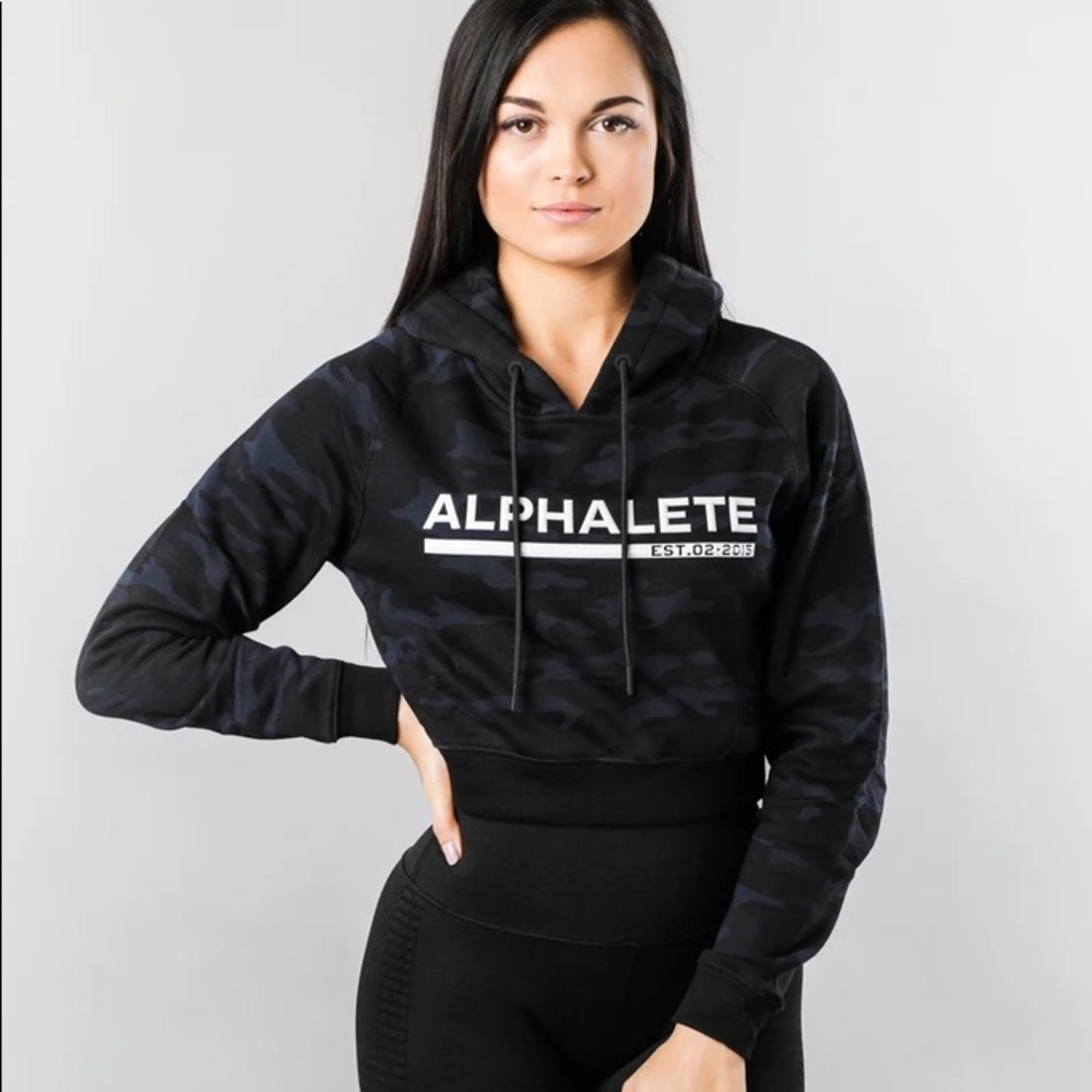 NEW Alphalete Camo Cropped Hoodie - Picture 1 of 6